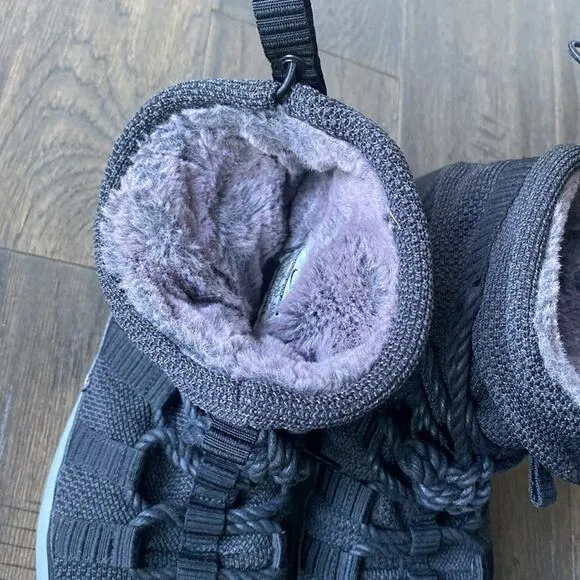 NIKE Sneaker Boot Womens Sz 7.5 Black Knit Ankle Boots Roshe Run High Top