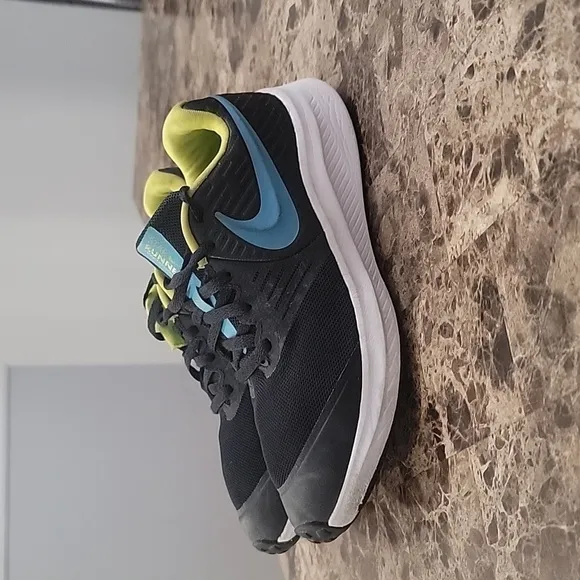 NIKE STAR RUNNER Nike Youth Shoes Sneakers size 4.5 Youth