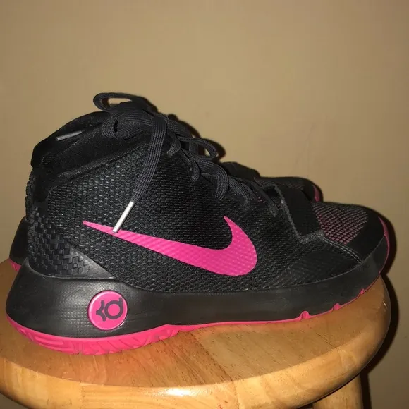 Nike women basketball shoes