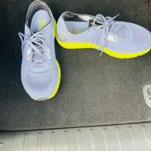 Nike Women's Blue and Yellow Running Shoes size 11