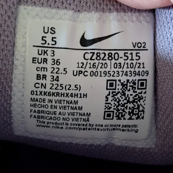Nike Womens CZ8280-515 Metcon 7 Light Smoke Gray Violet Size 5.5 Training Shoes