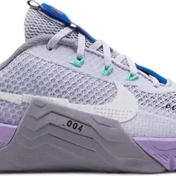 Nike Womens CZ8280-515 Metcon 7 Light Smoke Gray Violet Size 5.5 Training Shoes