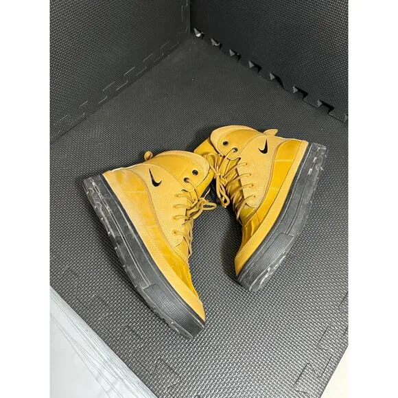 Nike Woodside 2 High ACG Boots Size 6.5Y Women Size 8 EUC Waterproof Duck
