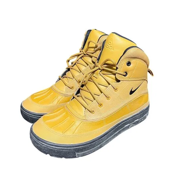 Nike Woodside 2 High ACG Boots Size 6.5Y Women Size 8 EUC Waterproof Duck
