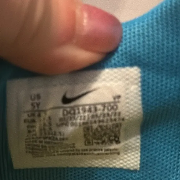 Nike youth size 5 Boys Yellow and Blue Sneakers