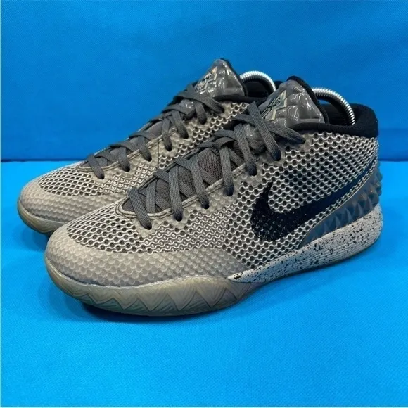 Nike Youth/Mens Kyrie Irving 1 All Star Sneaker Size youth 6.5