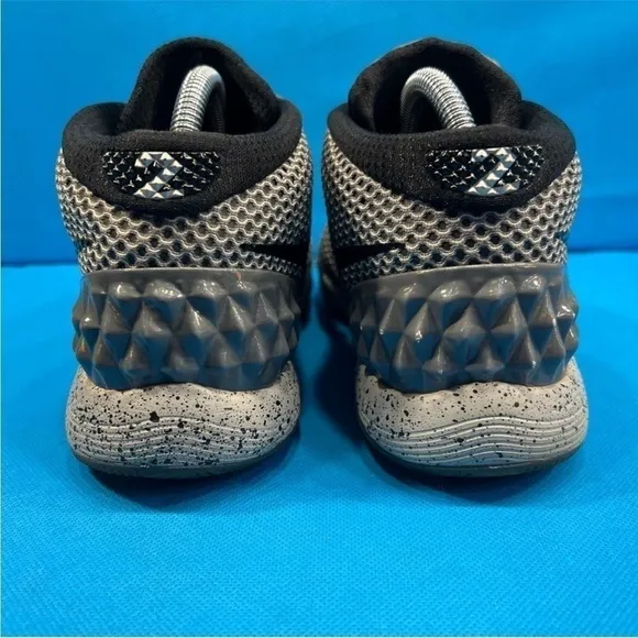 Nike Youth/Mens Kyrie Irving 1 All Star Sneaker Size youth 6.5