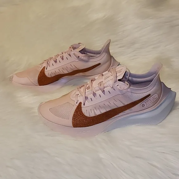 Nike Zoom Gravity Running Sneakers Echo Pink Metallic Red Bronze