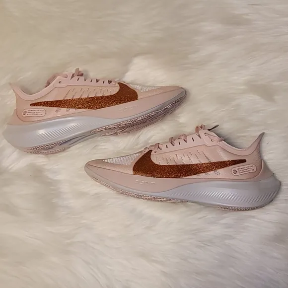 Nike Zoom Gravity Running Sneakers Echo Pink Metallic Red Bronze