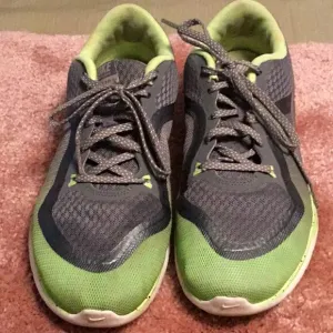Nike flex TR 6 athletic shoes