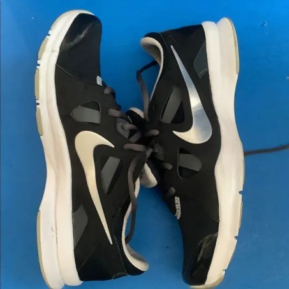 Nike Women In-Season TR 3 Training  Size 10
