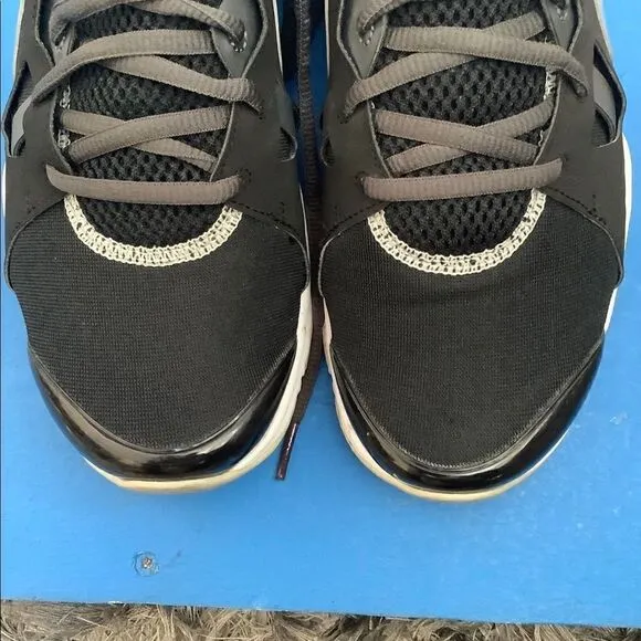 Nike Women In-Season TR 3 Training  Size 10