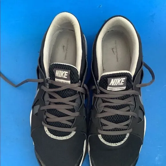 Nike Women In-Season TR 3 Training  Size 10