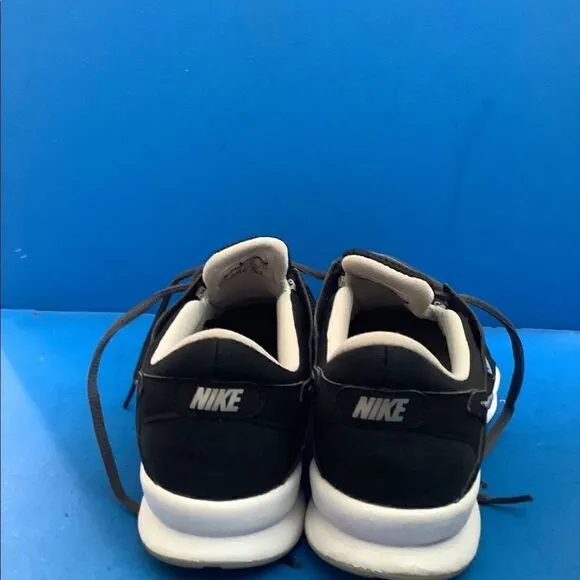 Nike Women In-Season TR 3 Training  Size 10