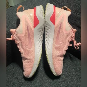 Nike Women's Pink Running Shoes
