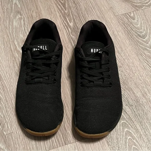 NOBULL Black Gum Outwork Lace Up Sneaker Shoes Size Women’s 8.5 Men’s 7 Like New