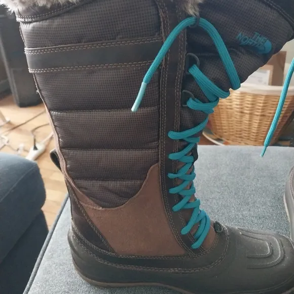 North Face Tall Winter Boots Pre-Loved