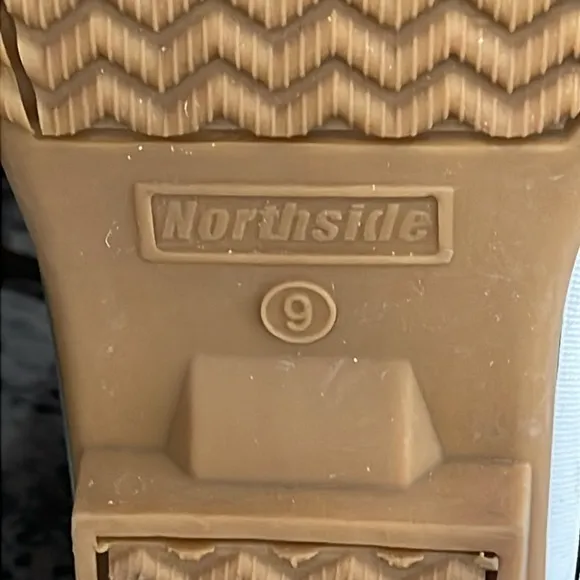 NORTHSIDE WOMEN KATHMANDU SUEDED SNOW BOOT SZ 9 WATERPROOF Tan and Black Lace up