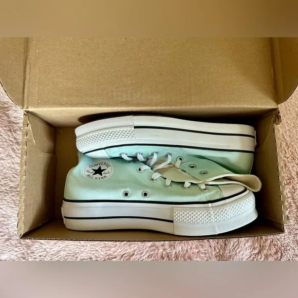 NWOB Converse Chuck 70 Recycled Canvas Hi-Top Sneakers Chance of Rain