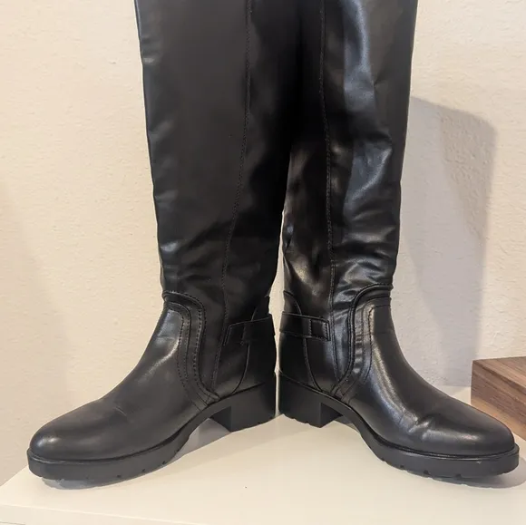 NWOB Limelight Insulated Tall Black Boots