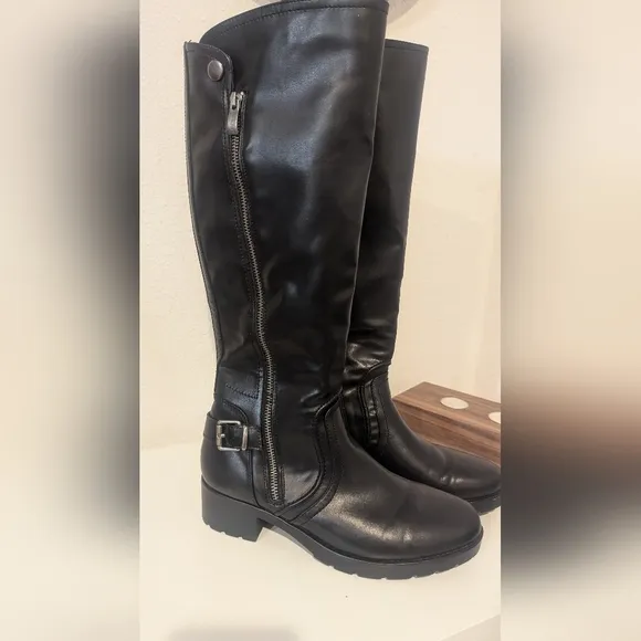 NWOB Limelight Insulated Tall Black Boots