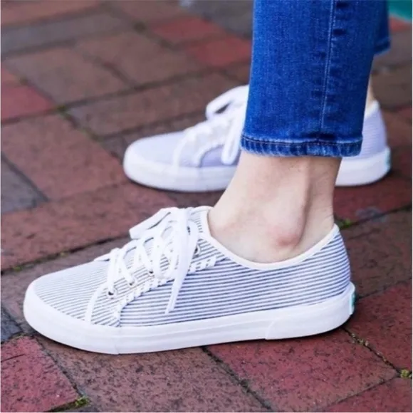 NWOT Jack Rogers Blue and White Canvas tennis shoes, sneakers