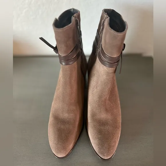 NWOT Overland Reveal Waterproof Suede Boots