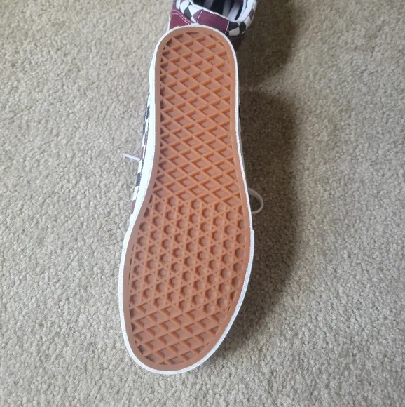 NWOT Vans Low Top Canvas Shoes