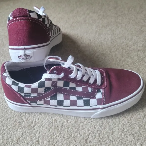 NWOT Vans Low Top Canvas Shoes