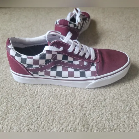 NWOT Vans Low Top Canvas Shoes
