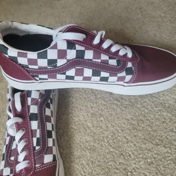 NWOT Vans Low Top Canvas Shoes