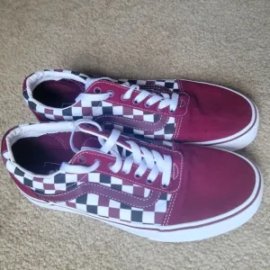 NWOT Vans Low Top Canvas Shoes