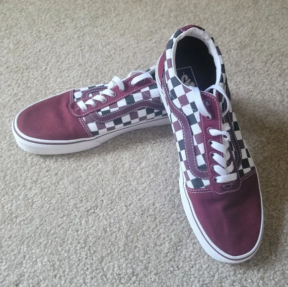 NWOT Vans Low Top Canvas Shoes