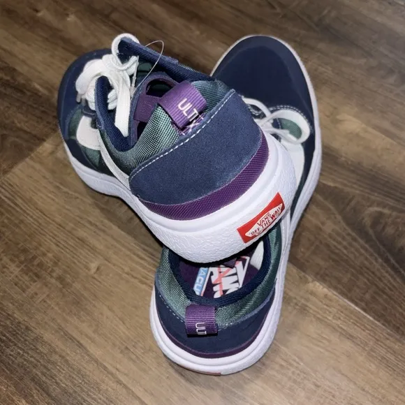 NWOT Vans UltraRange EXO SE Shoe/Sneakers