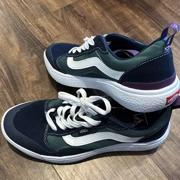 NWOT Vans UltraRange EXO SE Shoe/Sneakers