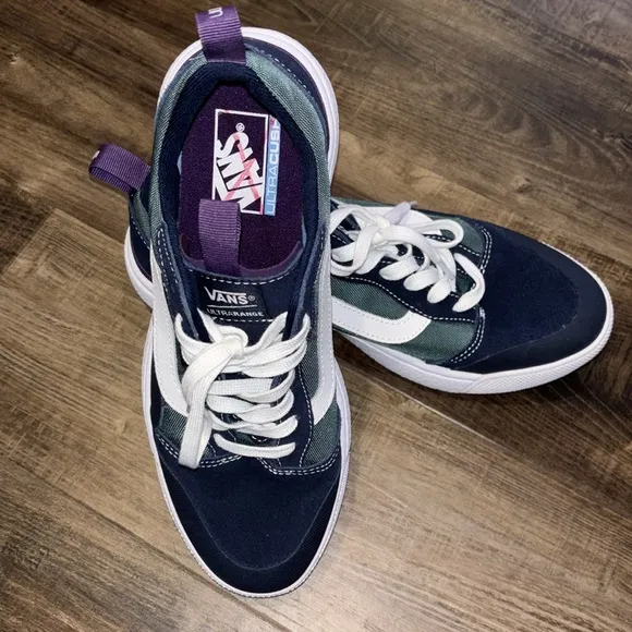 NWOT Vans UltraRange EXO SE Shoe/Sneakers