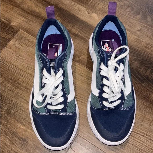 NWOT Vans UltraRange EXO SE Shoe/Sneakers