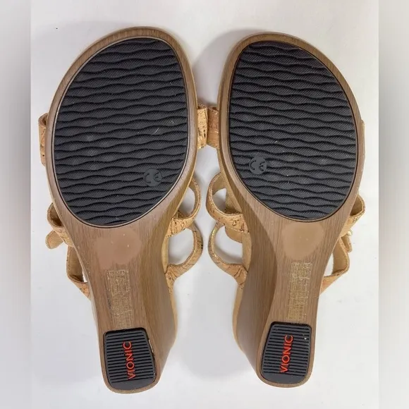 NWOT VIONIC Radia Women’s Orthotic BeigeAdjustable Triple Strap Sandal Size 7