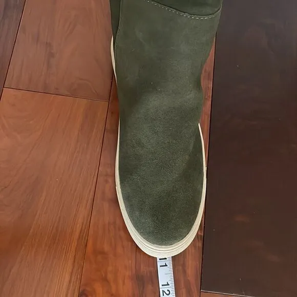 NWOT Women's Cougar Devan Waterproof Ankle Boots Size 8