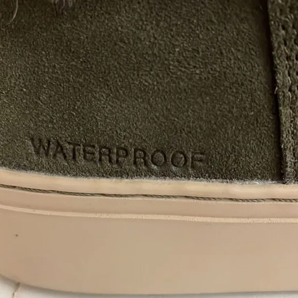 NWOT Women's Cougar Devan Waterproof Ankle Boots Size 8