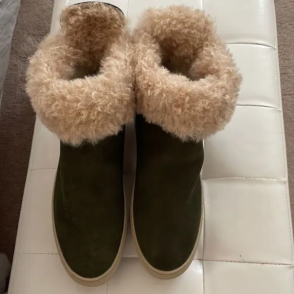 NWOT Women's Cougar Devan Waterproof Ankle Boots Size 8