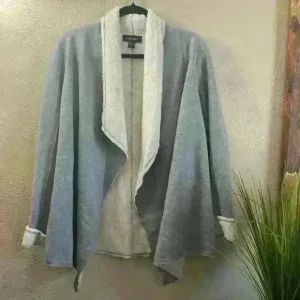 NWT $148 Karen Kane Gray Raw Edge Trendy Warm and Cozy Jacket Size Small