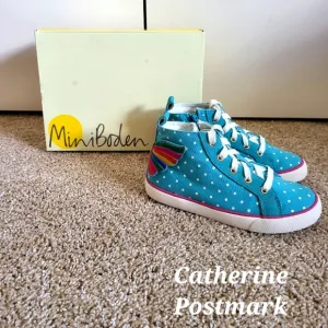 ♥️NWT❤️ BODEN GIRLS CHARECTER HIGHTOP SNEAKERS