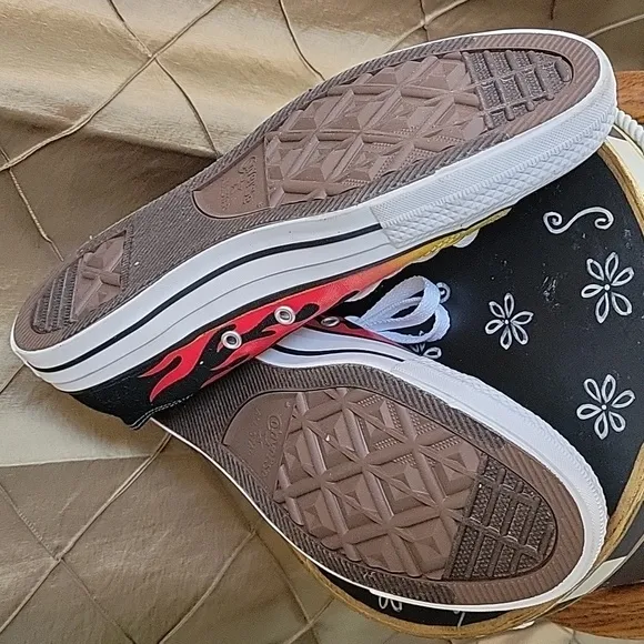 NWT- Converse Unisex ‘Chuck Taylor All Star’ Flame Canvas Sneakers