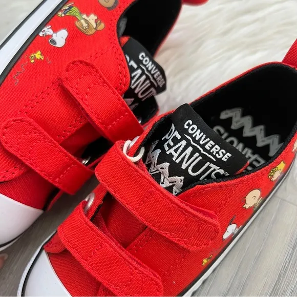 NWT Converse x Peanuts Chuck Taylor All Star 2V Lo Shoes