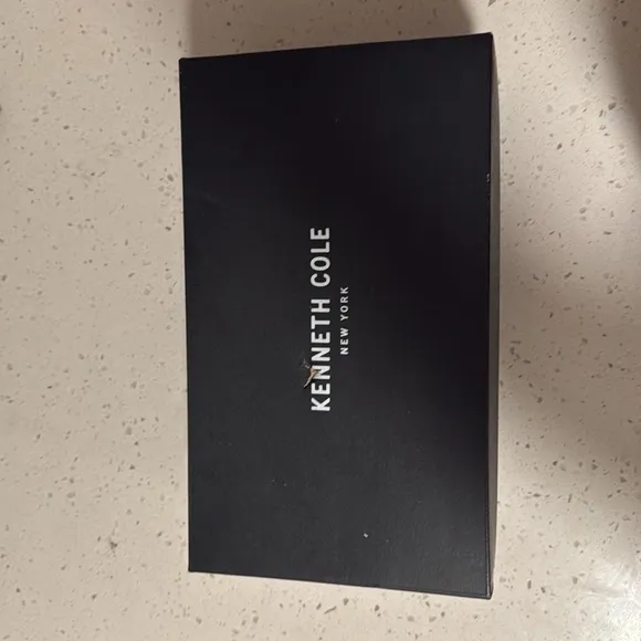 NWT KENNETH COLE NEW YORK Kam Guard Low-Top Leather Sneakers Size 7 Neon
