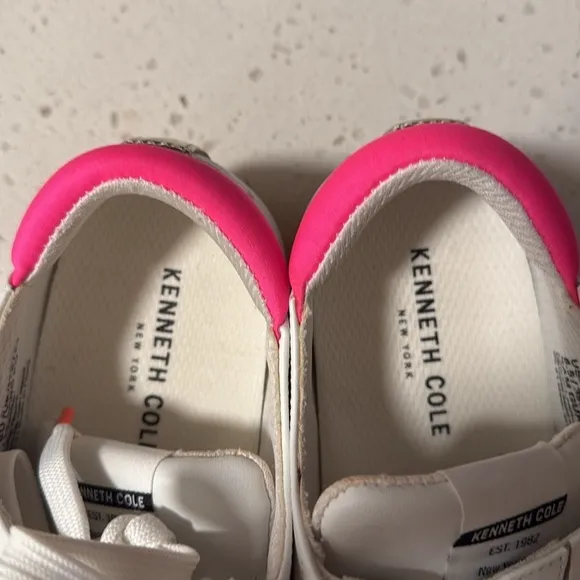 NWT KENNETH COLE NEW YORK Kam Guard Low-Top Leather Sneakers Size 7 Neon