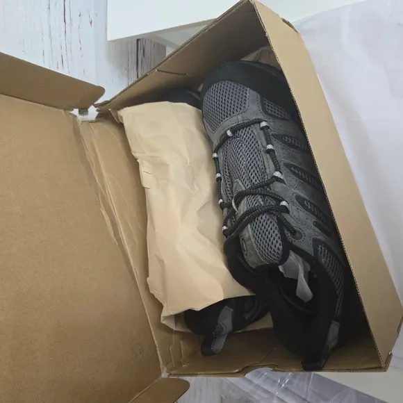 NWT Merrell Men's Gray Hiking Wide Width Shoes Size 11.5