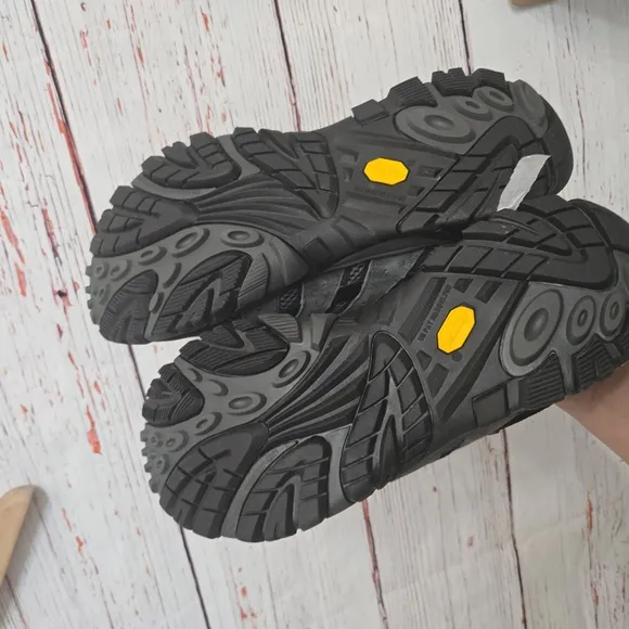 NWT Merrell Men's Gray Hiking Wide Width Shoes Size 11.5