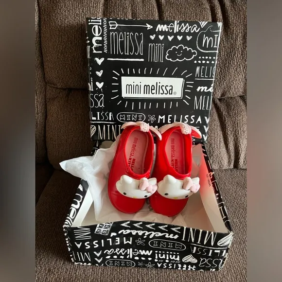 NWT MINI MELISSA Mini Be   Hello Kitty Toddler Sneakers In Red Size 6T